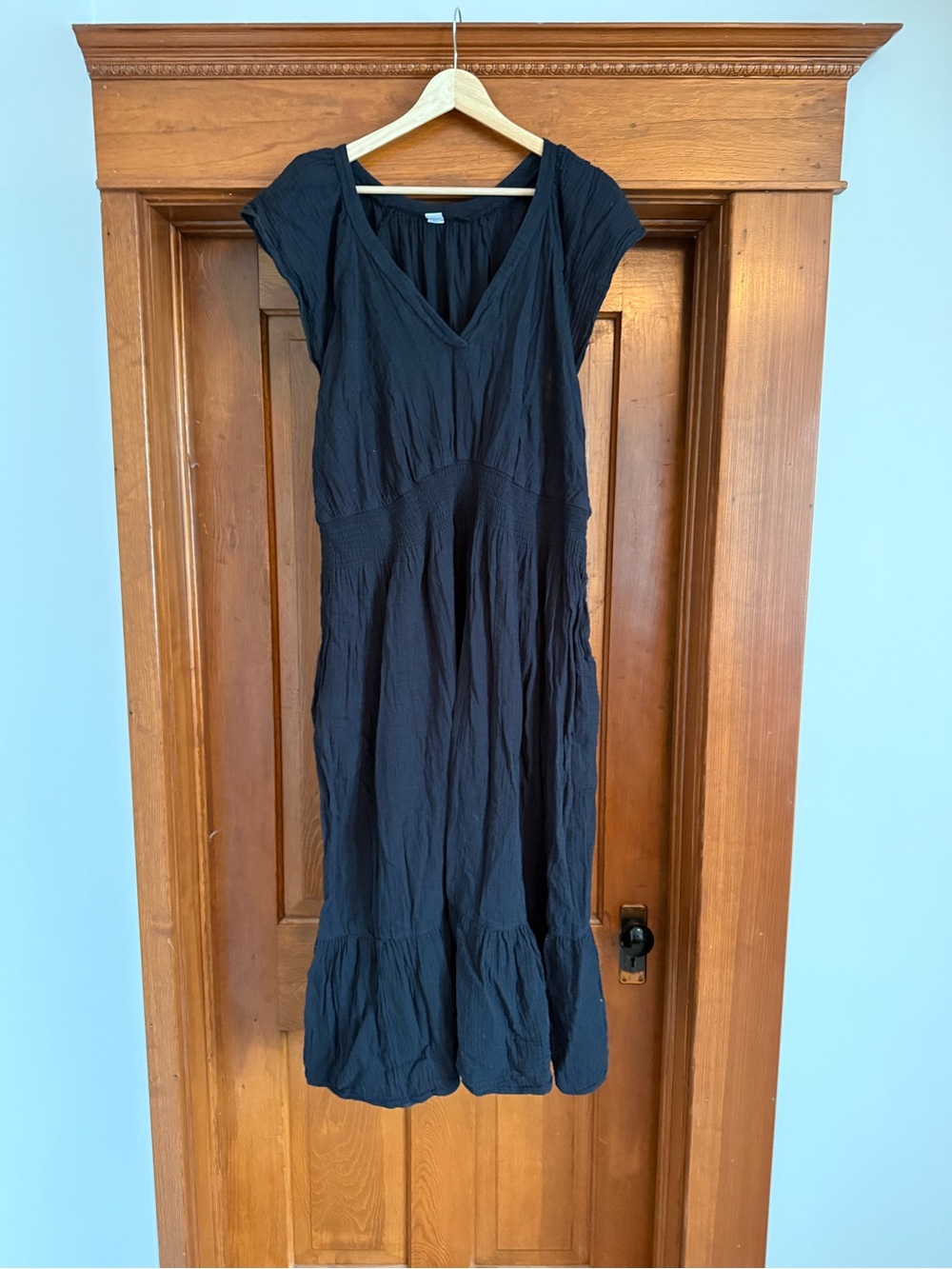 Old Navy Black Crinkle V-Neck Maxi Dress